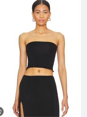 Indah Black minimal Strapless bandeau Tube Top